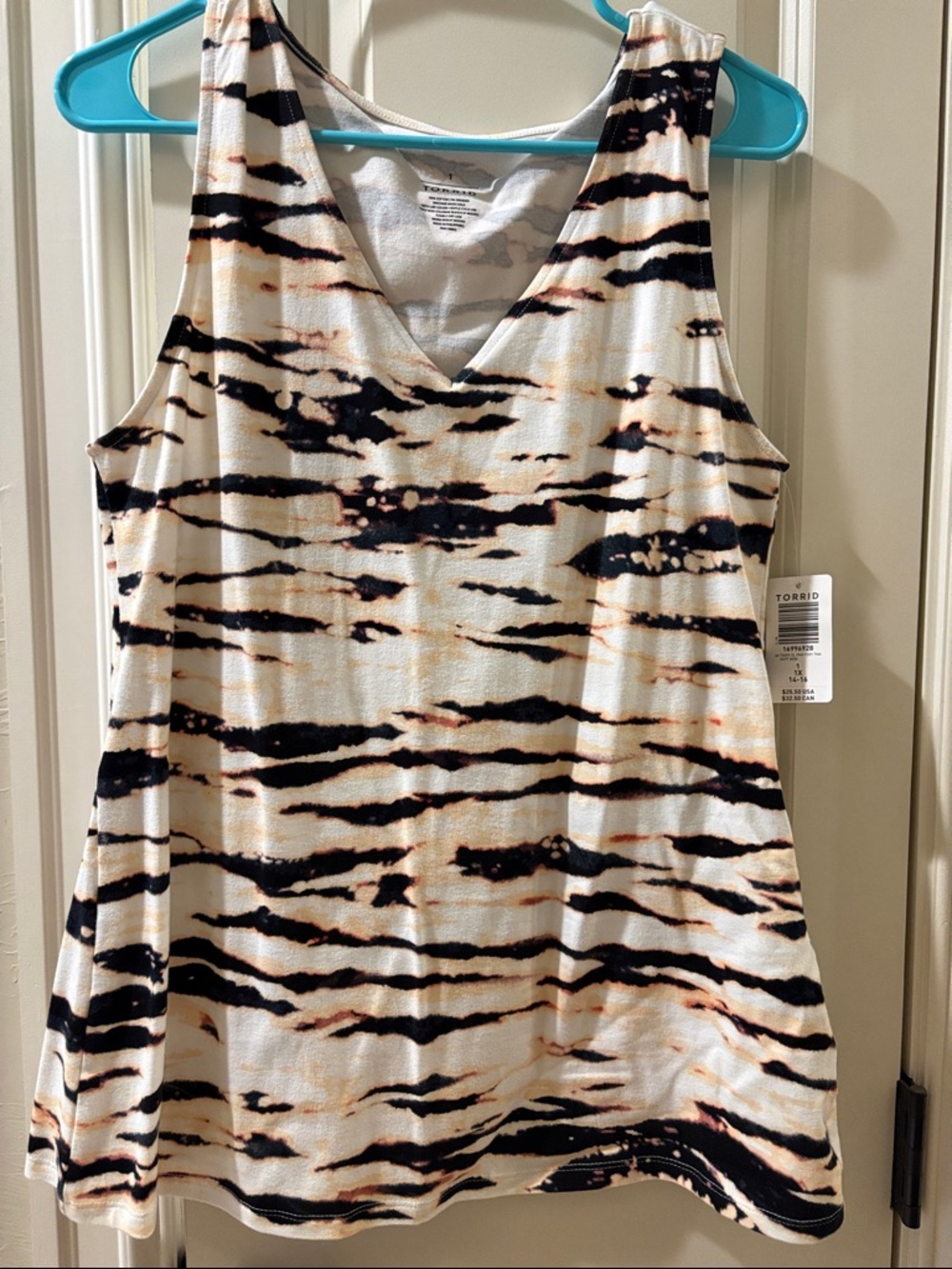 torrid Cream Black Tiger-Striped V-Neck Tank Size 1X NWT